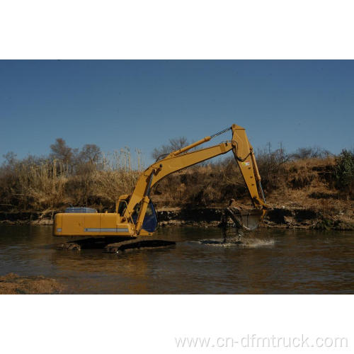 Heavy duty crawler excavator